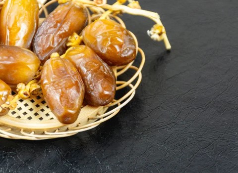 تصویر 1 از قیمت خرید خرما زرد زاهدی + فروش ویژه